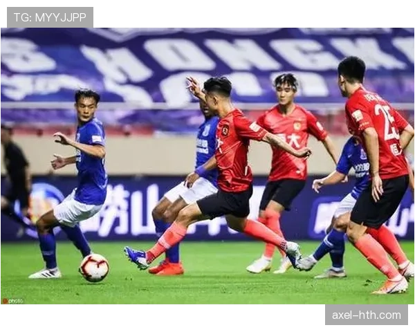竞技俱乐部新星崛起引发球迷关注球队未来战术走向